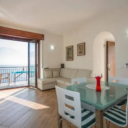 Damia, Independent With Direct Lake Access فيلة ميناجيو